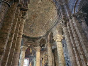 A Poitiers, l'&eacute;glise Notre-Dame-La-Grande ...