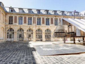 Une architecte habitu&eacute;e de l'&eacute;cole ...