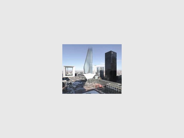 Exposition des 10 projets pour la tour Phare à La Défense (diaporama)