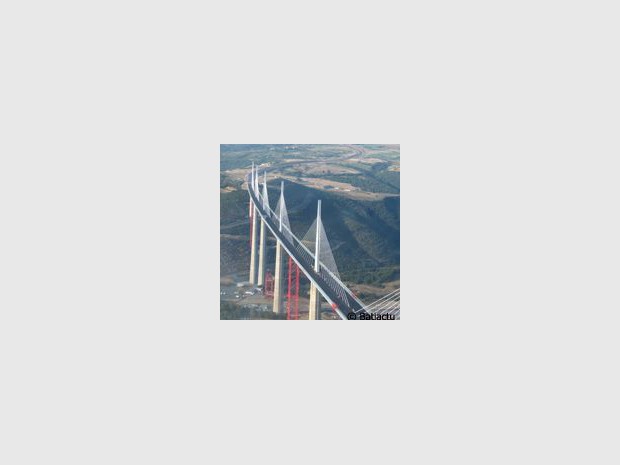 Le viaduc de Millau a accueilli 4,5 millions de véhicules en 2007