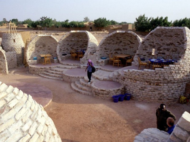 Hôtel-restaurant à Bandiagara- Mali 1996-98 Hôtel-restaurant à Bandiagara- Mali 1996-98
