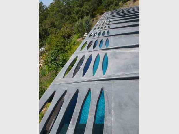 Vue d'en haut sur les motifs du toit Vue d'en haut sur les motifs du toit