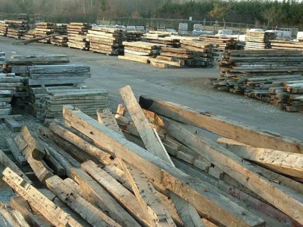 Stock de vieux bois