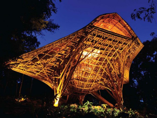 Un centre éducatif en bambou