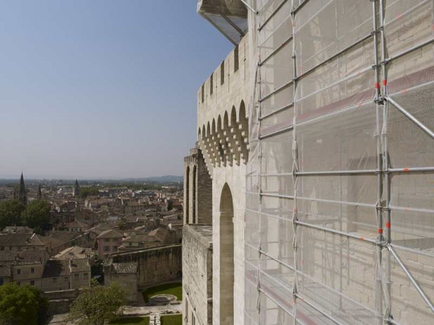 Avignon Tour Trouillas Palais des Papes Chaux