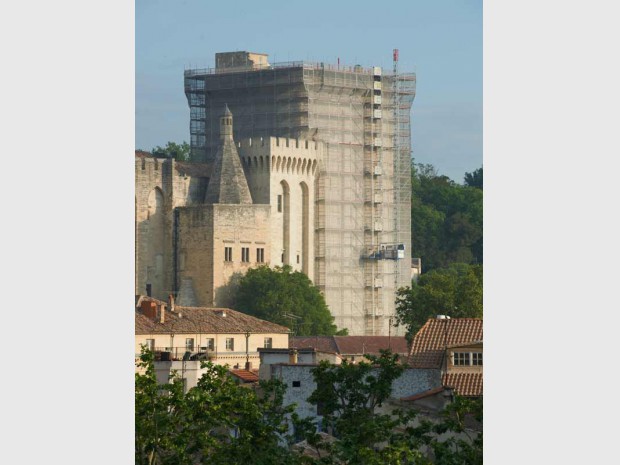 Avignon Tour Trouillas Palais des Papes Chaux