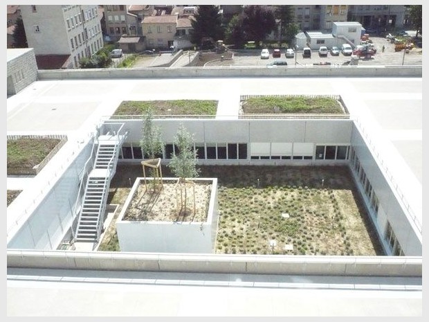 Hopital Croix Rousse patio