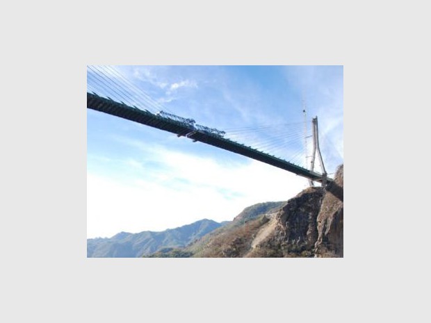 Pont haubans Bouygues Mexique