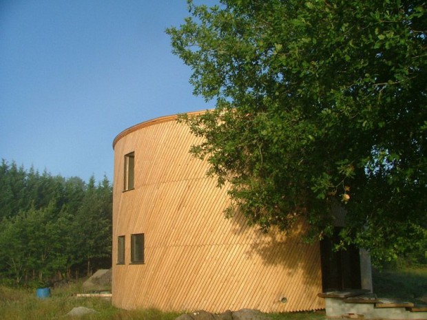 La façade circulaire de la maison BEEdomus® est re