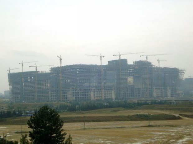 New century global center en construction
