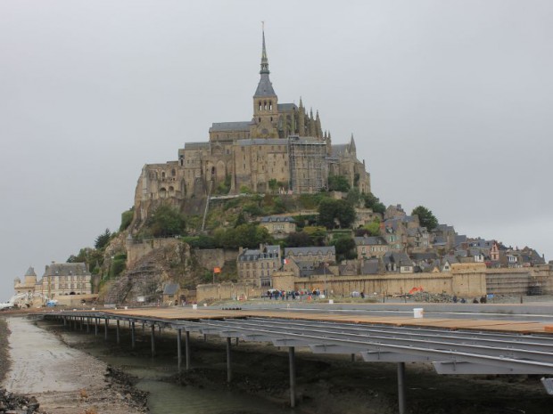 Pont passerelle du Mont-Saint-Michel  en construction