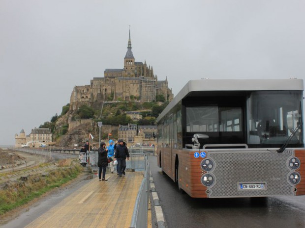 Pont passerelle du Mont-Saint-Michel  en construction