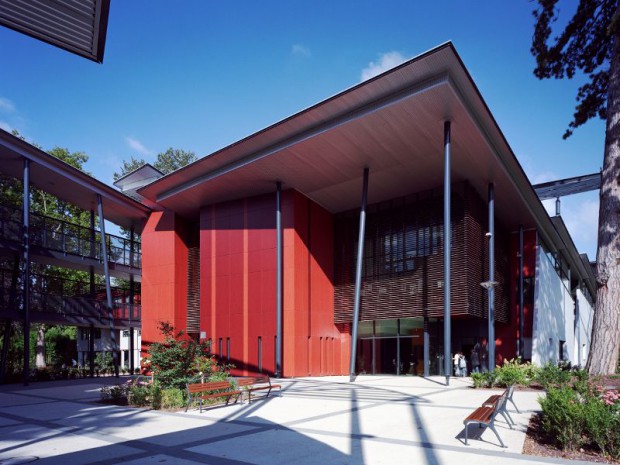 Pierre Barillot architecte de la région Rhône-Alpes et Lycée de Neuville-sur-Saône Pierre Barillot architecte de la région Rhône-Alpes et Lycée de Neuville-sur-Saône