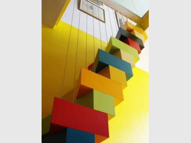 Un escalier à pas japonais égaye un duplex