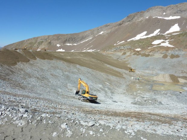 Chantier de la retenue d'altitude de l'Herpie à l'Alpe d'Huez