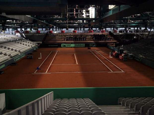 Le stade Pierre-Mauroy à Lille aménagé  pour la finale de Coupe Davis à Lille