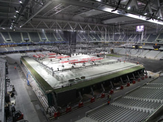 Le stade Pierre-Mauroy à Lille aménagé  pour la finale de Coupe Davis à Lille