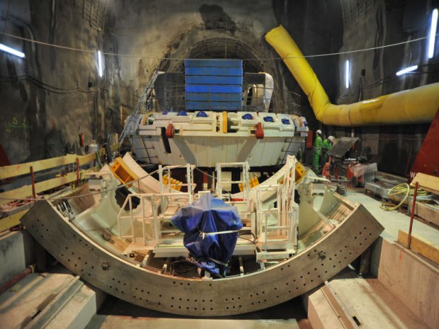 Creusement et travaux du deuxième tube du tunnel du Frejus