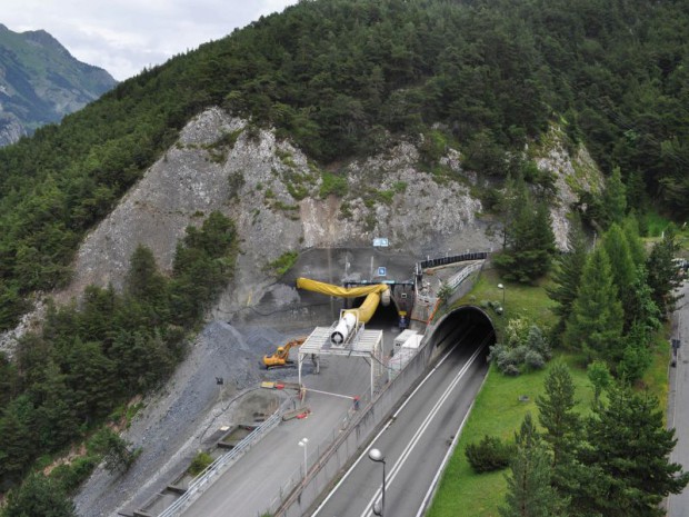 Creusement et travaux du deuxième tube du tunnel du Frejus