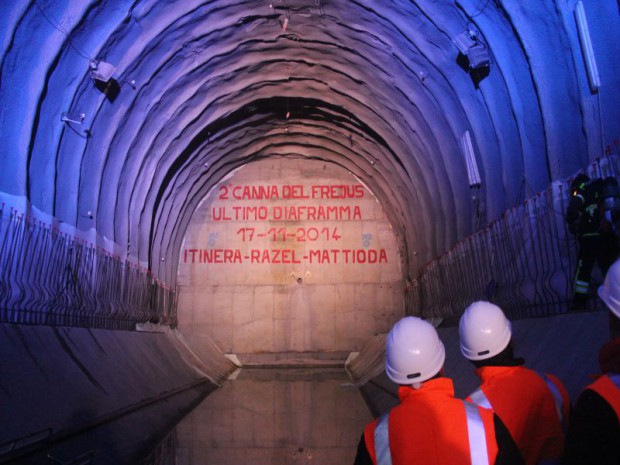 Creusement et travaux du deuxième tube du tunnel du Frejus