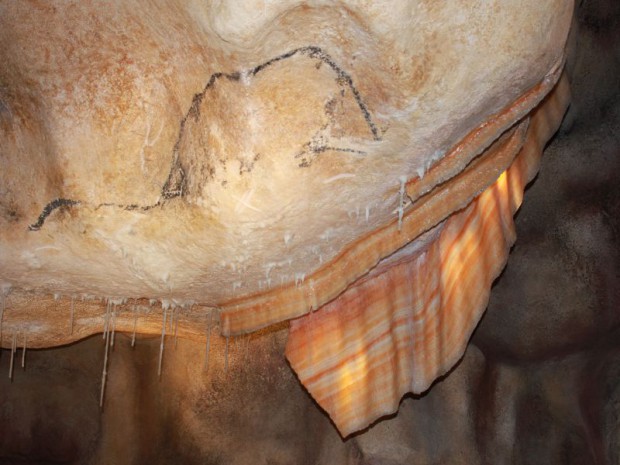 Réalisation de l'espace de restitution de la caverne du pont d'arc ou grotte chauvet (Ardèche)