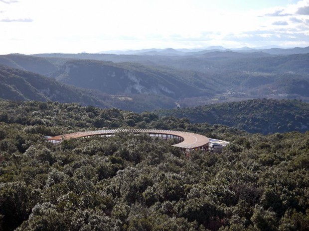 Réalisation de l'espace de restitution de la caverne du pont d'arc ou grotte chauvet (Ardèche)