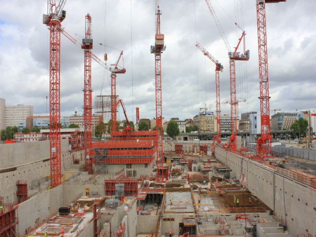 Pose de la première pierre du nouveau TGI de Paris réalisé par Renzo Piano