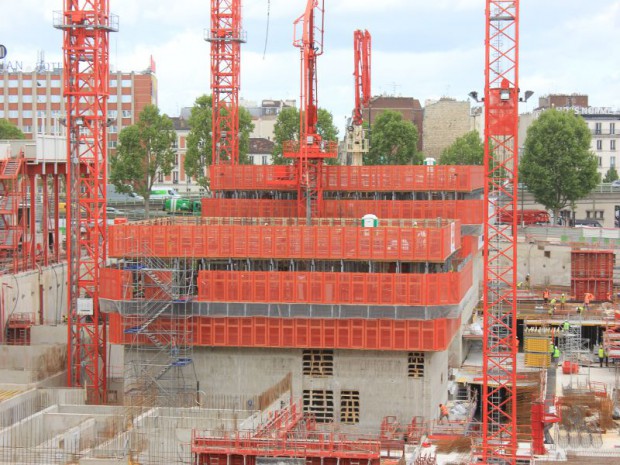 Pose de la première pierre du nouveau TGI de Paris réalisé par Renzo Piano