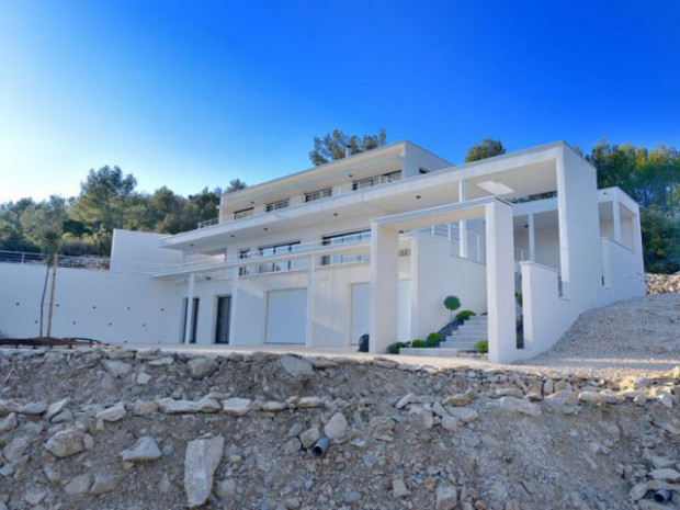 Maison contemporaine garrigue nîmoise