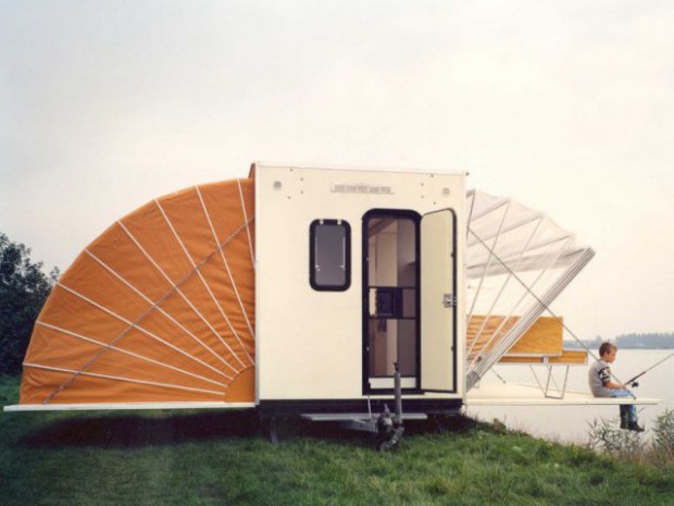 Une caravane papillon présentée à l'exposition City Camping