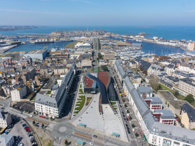 Livraison de la Grande Passerelle Pôle Culturel de Saint Malo