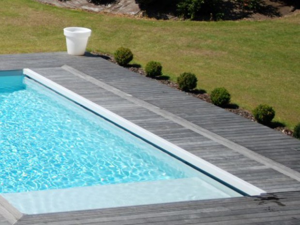 Une longère rénovée et sa piscine contemporaine