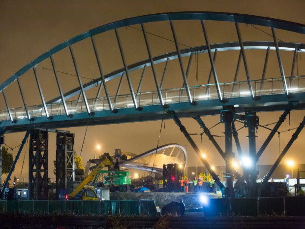 Chantier de la passerelle reliant l'île de loisirs de Créteil à la Tégéval par Mimram