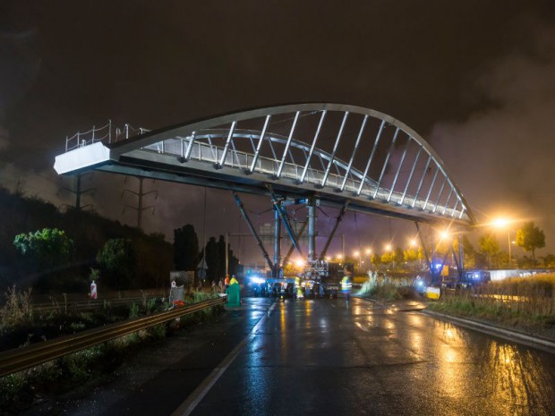 Chantier de la passerelle reliant l'île de loisirs de Créteil à la Tégéval par Mimram