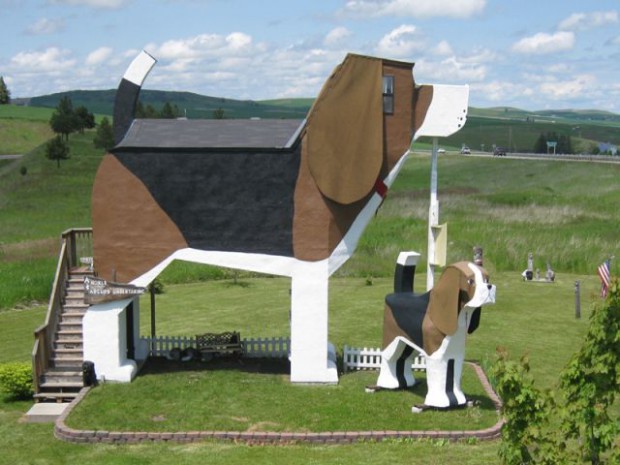 Une maison en forme de chien