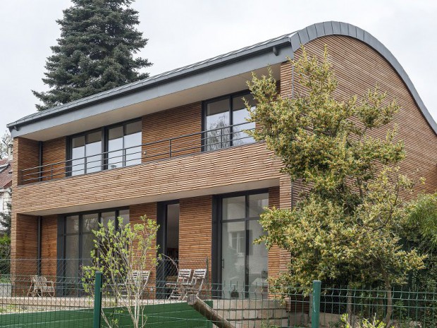 Maison toiture zinc cintrée