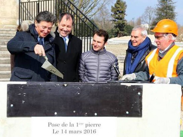 Pose de la première pierre du Nouveau Longchamp