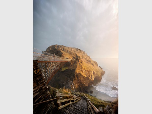 Réalisation de la passerelle du château de Tintagel en Angleterre