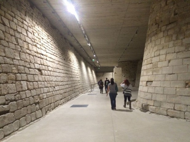 Réorganisation des accès et de l'accueil sous la Pyramide du Louvre à Paris