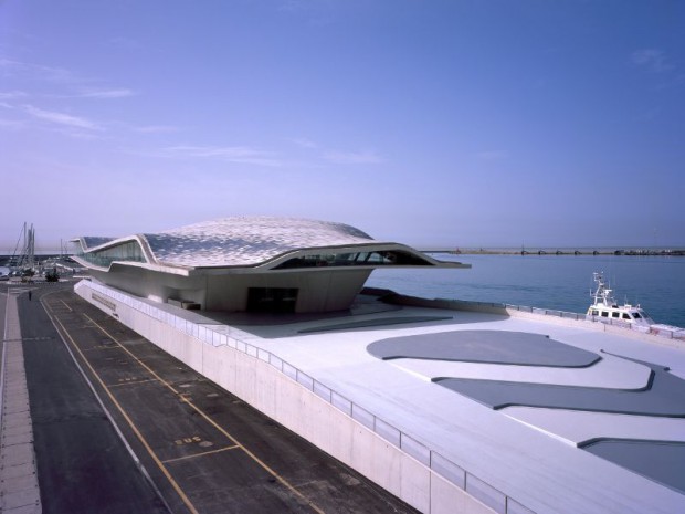 Gare maritime de Salerne conçue par Zaha Hadid
