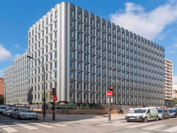 Réhabilitation d'un bâtiment de bureaux par ArchiGroup rue de Chevaleret à Paris 