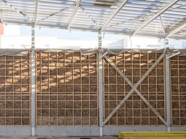 Construction d'un centre sportif en béton, acier et bois naturel à Valenton (Val-de-Marne)