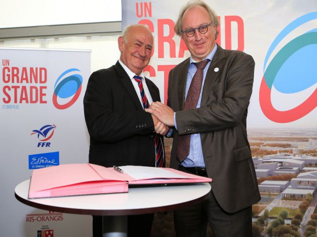 Grand Stade de Rugby : la signature du contrat constructeur 