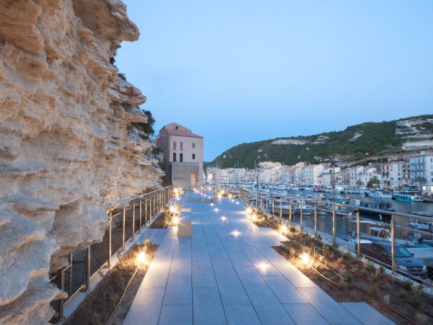 Réalisation d'un équipement pour le port de pêche de Bonifacio