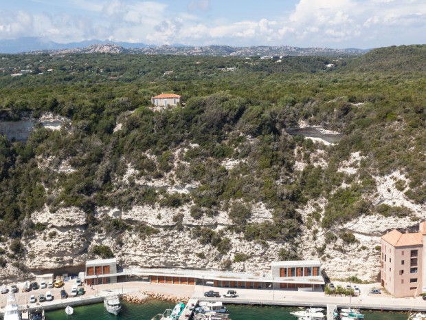 Réalisation d'un équipement pour le port de pêche de Bonifacio