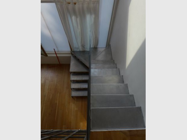 Une escalier en acier pour redynamiser une pièce