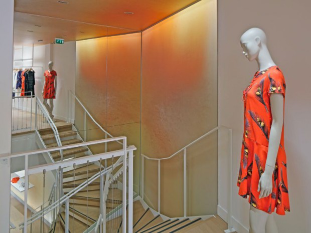 La boutique Cacharel rue de Buci à Paris conçue par les équipes de Jean Nouvel Design