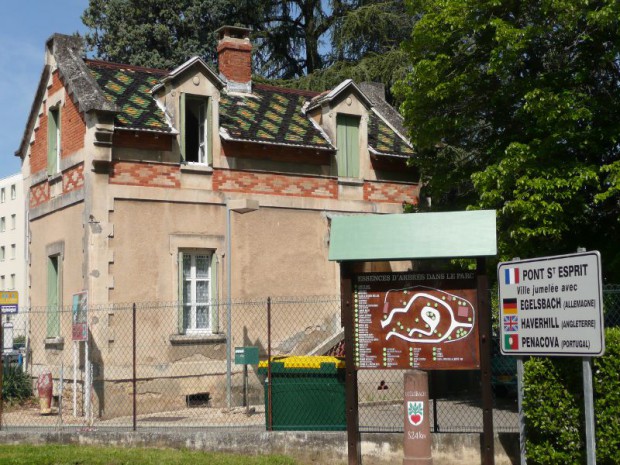 Exemple d'un centre-bourg Pont-Saint-Esprit (Gard) 