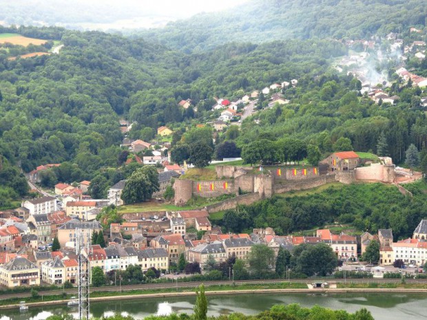 Vue d'un centre-bourg Sierck-Les-Bains (Moselle) 