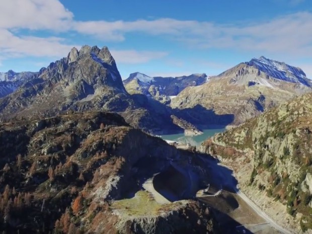 Le Tour de France fait étape en Suisse sur un chantier de barrage hors-normes